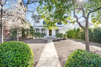 Image de Auberge Sonoma * Penthouse * sur l'historique Sonoma Plaza. Dégustation de vin Gratuite incluse!