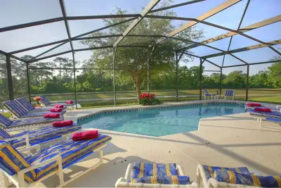 Image de Vues sur le lac, piscine au sud, Ă quelques minutes de Disney, pour 20 personnes, 3 chambres doubles King Master