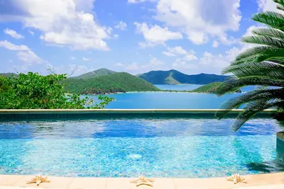 Image de Maison de l'Open Arms Villa, Au-dessus de Hurricane Hole, Vues White Water, Romantique! Piscine