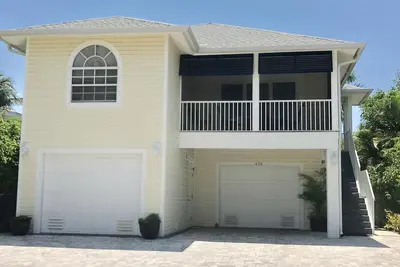 Image de Great Beaches-Great location-Heated Pool-Book week-end now- Str # 20-0042