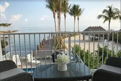 Image de Vue directe sur l'océan. 4 / lit 3 / salle de bain 10 personnes. Piscine personnelle H / C, Free Dock!