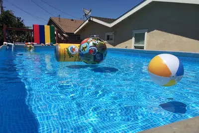 Image de Confortable Pool House, 0. Promenade de 6 milles au tramway de Disney, grande famille