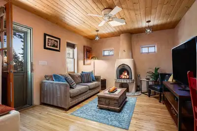 Image de Magnifique centre-ville Adobe près de Plaza and Railyard