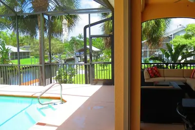 Image de Maison Sf sur canal - Piscine privée filtrée près des plages et du golf à Naples