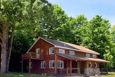 Image de Un Paradis De Vacances Au Nord Du Michigan. Dorme 20 Personnes (10 pendant la saison de ski)!