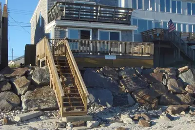 Image de Devant et centre! ! ! Maison en bord de mer sur la plage de White Horse, dans la région de Cape Cod