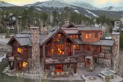Fox Paw Lodge: Visite virtuelle, Bain à remous, Piste de ski, Navette, Ascenseur, Billard