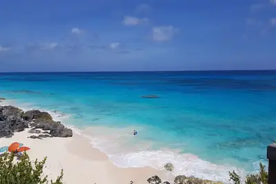 Beach Front Studio Apt Centrally Located in Bermuda