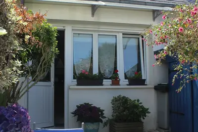 Image de Maisonnette avec jardin. Location classée 2 étoiles.
