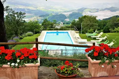 Image de Villa Avec Piscine PRIVÉE À Usage Exclusif Et Grand Jardin Dans La RÉGION De Hilly