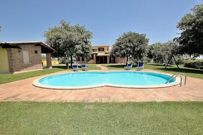 Image de Villa à usage exclusif, à proximité de la gare pour rejoindre Rome et Pompéi!