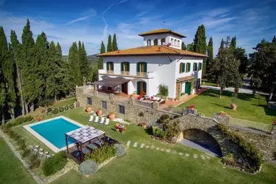 Image de Villa 8 chambres avec salle de bain, piscine, à 14 km de Florence, WiFi, A/C
