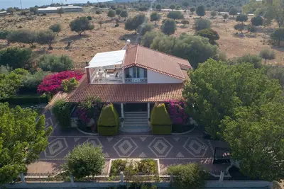 Image de Luxurius et Villa confortable avec piscine privée chauffée