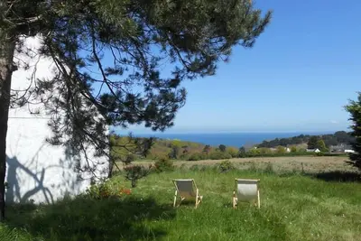Image de Particuliers loue Maison individuelle à 400m de la mer Maison avec jardin