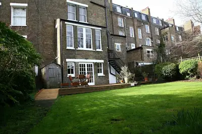 Image de Appartement de jardin calme à Camden Town.