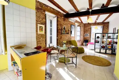 Image de Luminous studio: On-St Free parking/Carmen-440m/Wi-Fi/Metro-tram-280m/Lidl-350m.