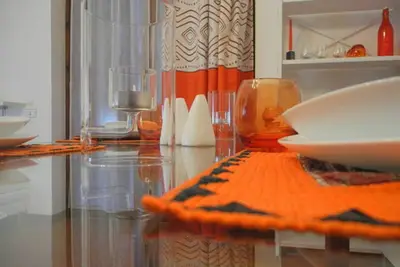 Image de Appartement avec Wifi, quartier résidentiel, l'ambiance calme et fleurie de Stresa
