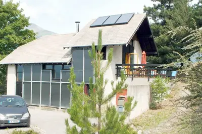 Image de Très grande maison Embrun (7 pièces, 12 personnes): Lac, balades, ski, soleil!