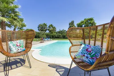 Image de Alghero Villa pour 8/10 personnes, avec 4 chambres Ă coucher, 3 salles de bain, piscine et court de tennis