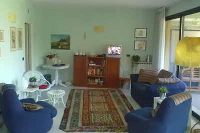 Image de Bel appartement penthouse silencieux à deux pas de la mer