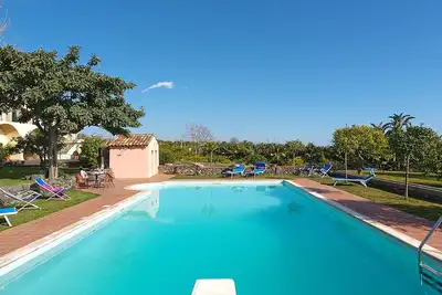 Image de Villa exclusive avec piscine et jacuzzi, belle vue sur la mer et l'Etna près de Catane / Taormina