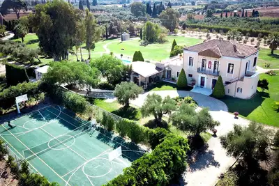 Image de Villa de luxe et élégante dans un grand terrain paysager (Ε. Σ. Λ 0415Κ91000447901)