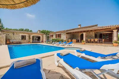 Image de Ca'n Mateu, villa avec piscine privée, jacuzzi et terrasses à Pollença