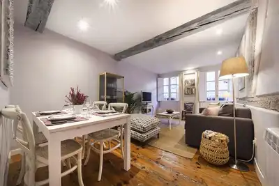 Image de Appartement récemment rénové de 65 m2 dans Casco Historique (Ess00130)