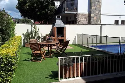 Image de \"The Lemon Tree Home\" Villa avec piscine privée et jardin à Premia de Dalt