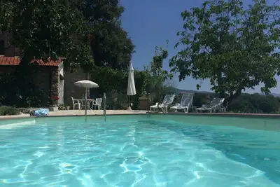 Image de Tuscan Farmhouse in Farmland, Removed not Remote, Easy Reach Florence,
