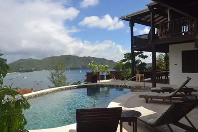 Image de Villa Bequia, vue Exceptionnelle sur le Port et la Mer, sur les Hauteurs du Port