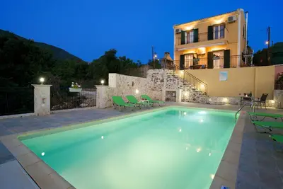 Image de Superbe Villa Tranquille Avec Piscine PRIVÉE Situation Centrale De L'ÎLE