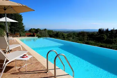 Image de Chiusarella Arceno Locations Club Chianti Villa exclusif Piscine Concierge gratuitWiFi