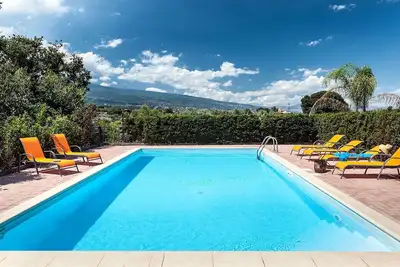 Image de Maison de campagne avec Piscine PRIVÉE et magnifique vue sur l'Etna et la mer