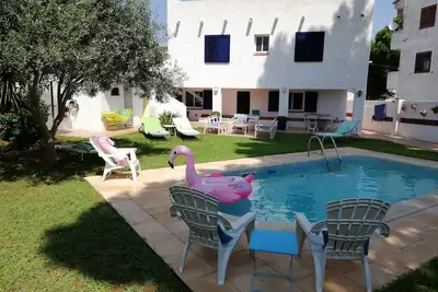 Image de belle villa climatisée, 4 ch, 8 personnes, piscine, jardin clos, 600mts plage