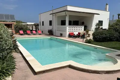 Image de Spacieuse Villa de Bord de mer Avec Piscine Privée