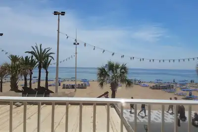 Image de Appartement dans Benidorm Rénové Frontline avec Terrasse