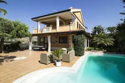 Image de Villa avec piscine privée et vue sur mer et Etna