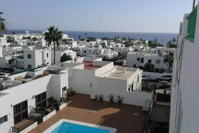 Image de Appartement confortable avec vue sur la mer. Internet privé, tv britannique, climatisation