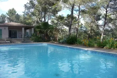 Grande maison avec piscine