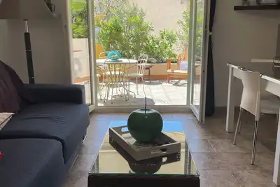 T2 Classé+garage 300m Centre ville et plage Wifi, Clim