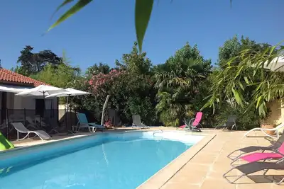 Image de Villa avec piscine 12x5 réunion familiale séjour pro. au calme 15km Toulouse