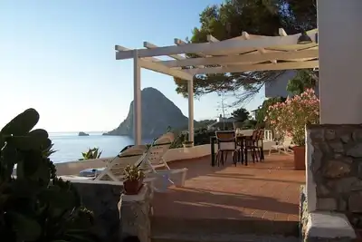 Villalauramarie-amazing seaview retreat with garden-71 reviews-25Km from Palermo