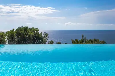 Image de Villa 12p Figha piscine vue mer clim 15m Pinarellu