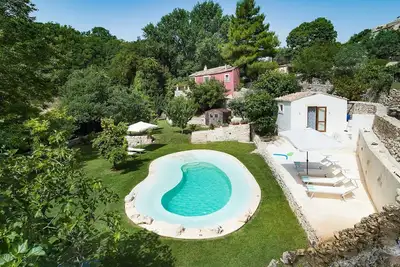 Image de Maison de meunier restaurée avec piscine privée au milieu de nature préservé