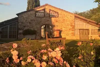 Image de Magnifique grange entièrement rénovée avec piscine et vue sur la vallée du Chianti