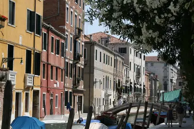 Image de Appartement de luxe au bord du canal dans le coeur de Dorsoduro