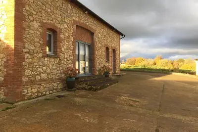 Image de Belle grange en pierre dans le magnifique Buckinghamshire rural