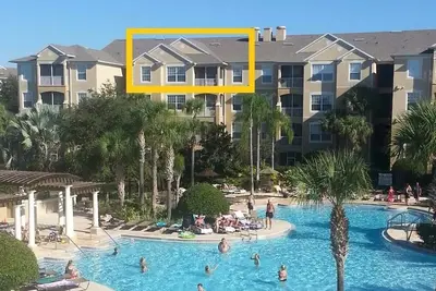 Image de «Le Pont De Lido» Condo Vue Piscine Vue Dans Un AMÉNAGEMENT Nouvellement AMÉLIORÉ À Windsor Hills