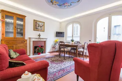 Image de Situés dans le quartier le plus chic de Florence, clubs branchés près de Ponte Vecchio